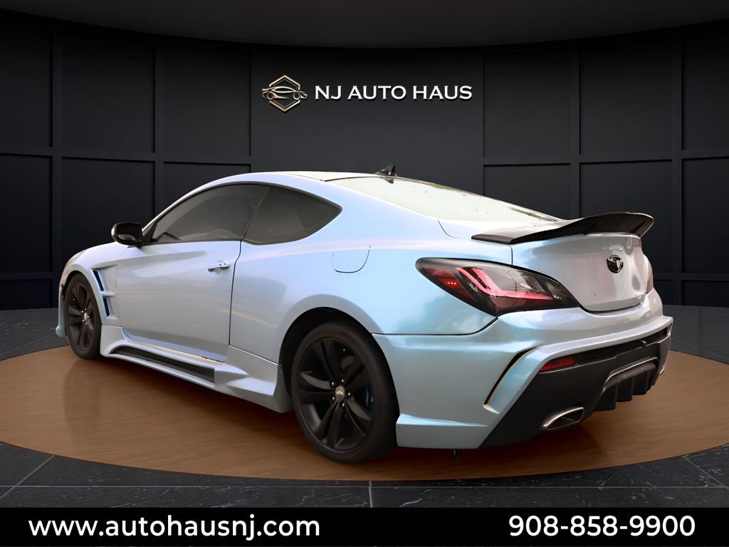Used 2011 Hyundai Genesis 3.8 RWD image 6