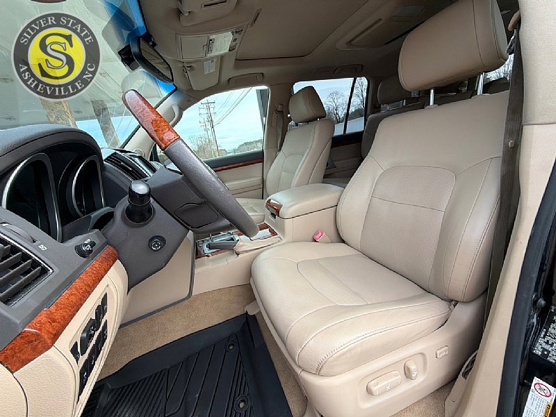 Used 2013 Toyota Land Cruiser AWD/4WD image 12