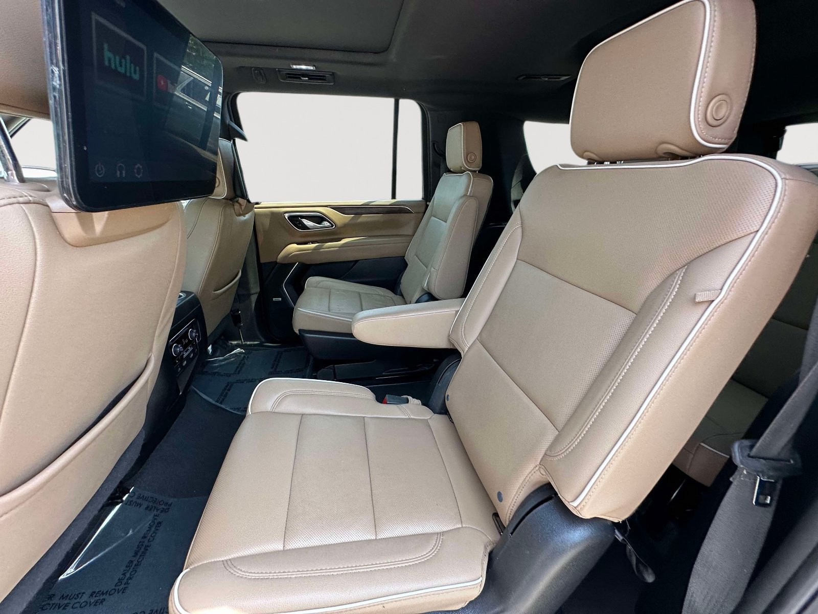 Used 2023 Chevrolet Suburban Premier w/ Premium Package AWD/4WD image 32