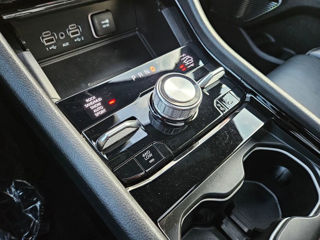 Used 2023 Jeep Grand Cherokee Overland w/ Luxury Tech Group IV image 30