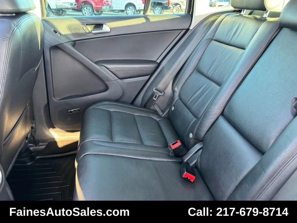 Used 2017 Volkswagen Tiguan SEL image 37