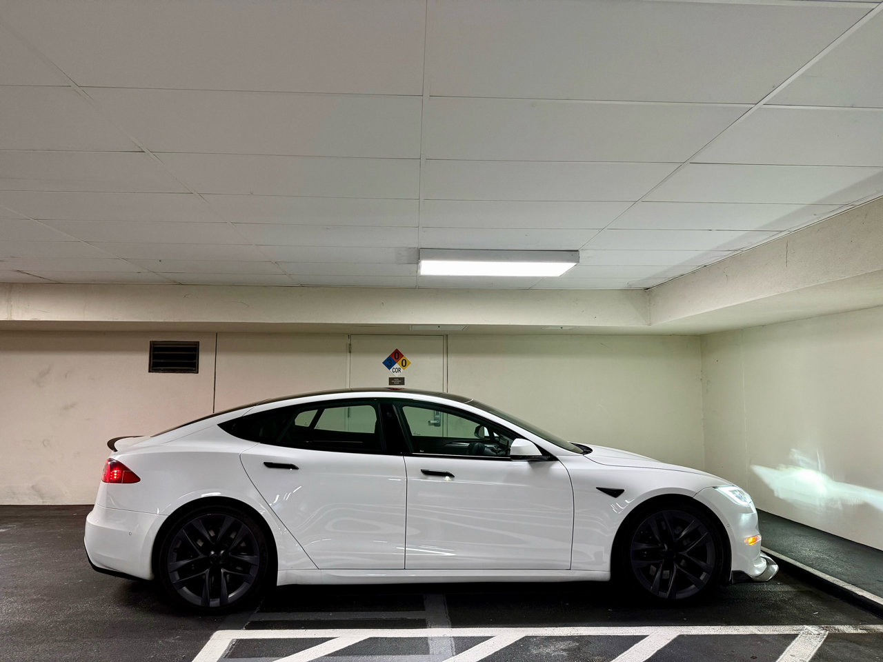Used 2021 Tesla Model S Plaid image 7