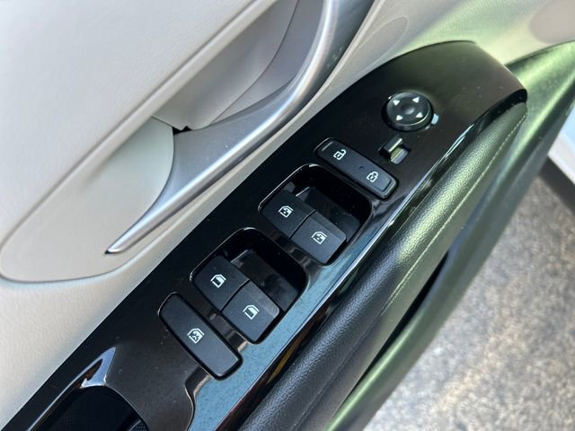 Certified 2022 Hyundai Tucson Limited w/ Cargo Package image 12