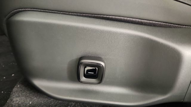 New 2026 Volvo EX30 Plus w/ Climate Package AWD/4WD image 12