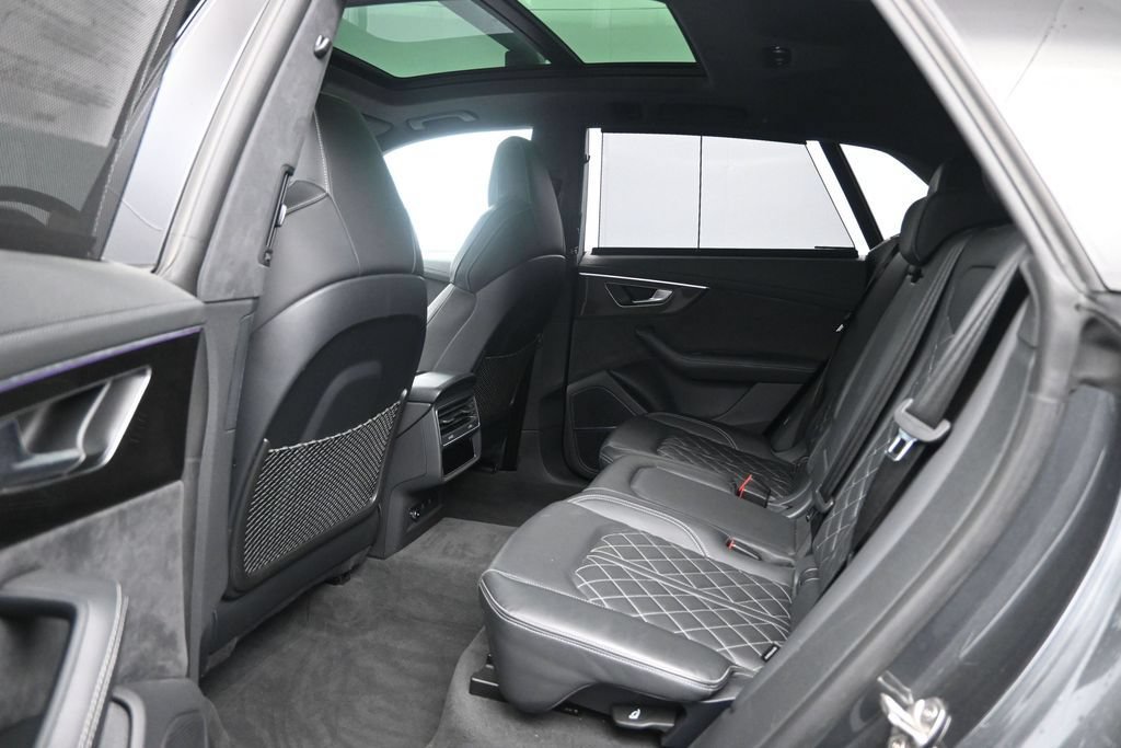 Used 2023 Audi SQ8 Prestige AWD/4WD image 25
