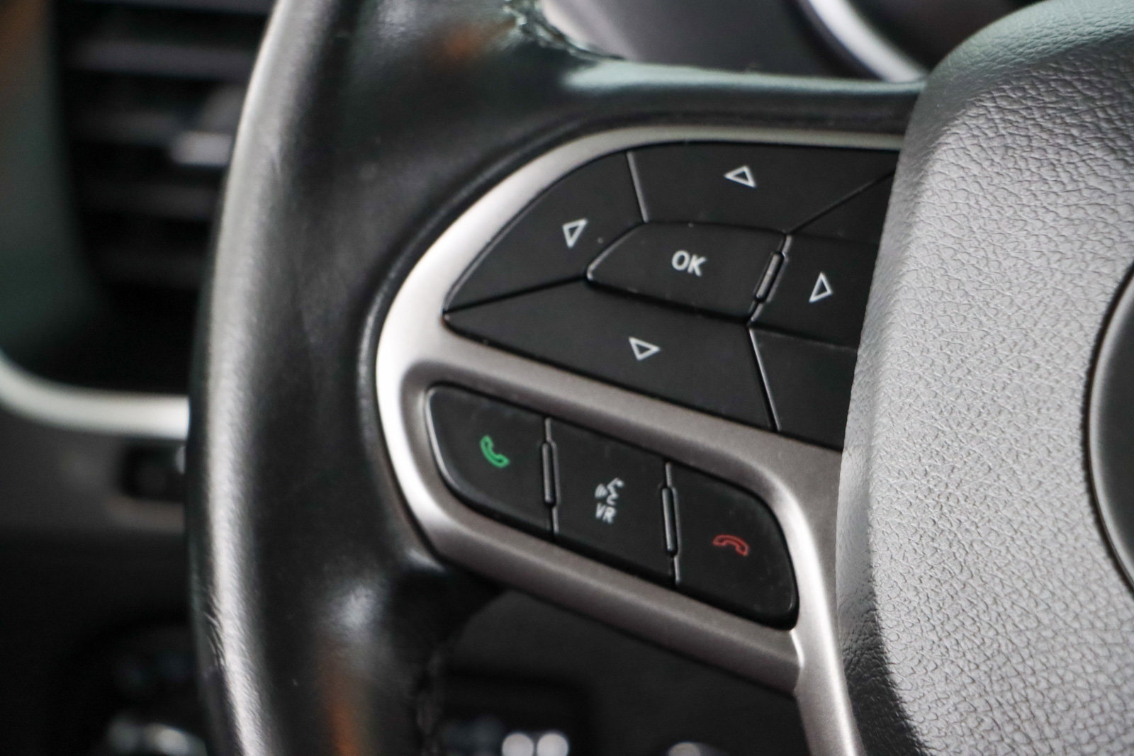 Used 2021 Jeep Cherokee Latitude Lux w/ Sun & Sound Group image 13