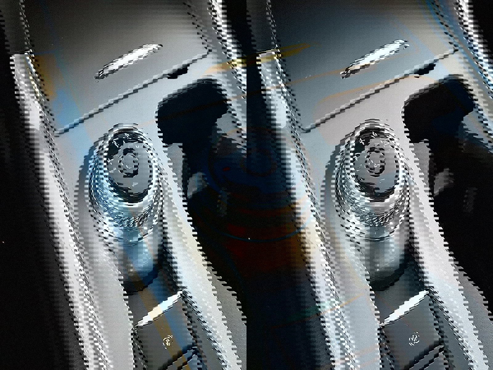 Certified 2022 Ford Explorer XLT w/ Equipment Group 202A image 16