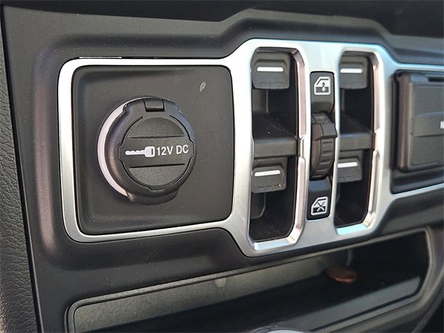 Used 2023 Jeep Gladiator Overland image 13
