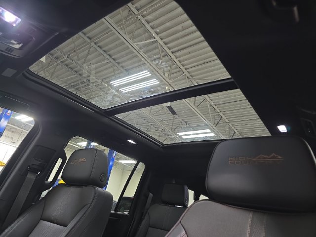 New 2026 Chevrolet Suburban High Country w/ LPO, Illumination Package AWD/4WD image 34