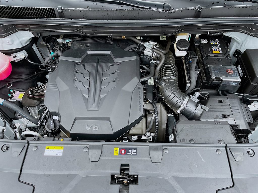 Certified 2025 Kia Carnival SX FWD image 10