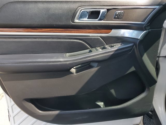 Used 2018 Ford Explorer Limited w/ Equipment Group 301A FWD image 22