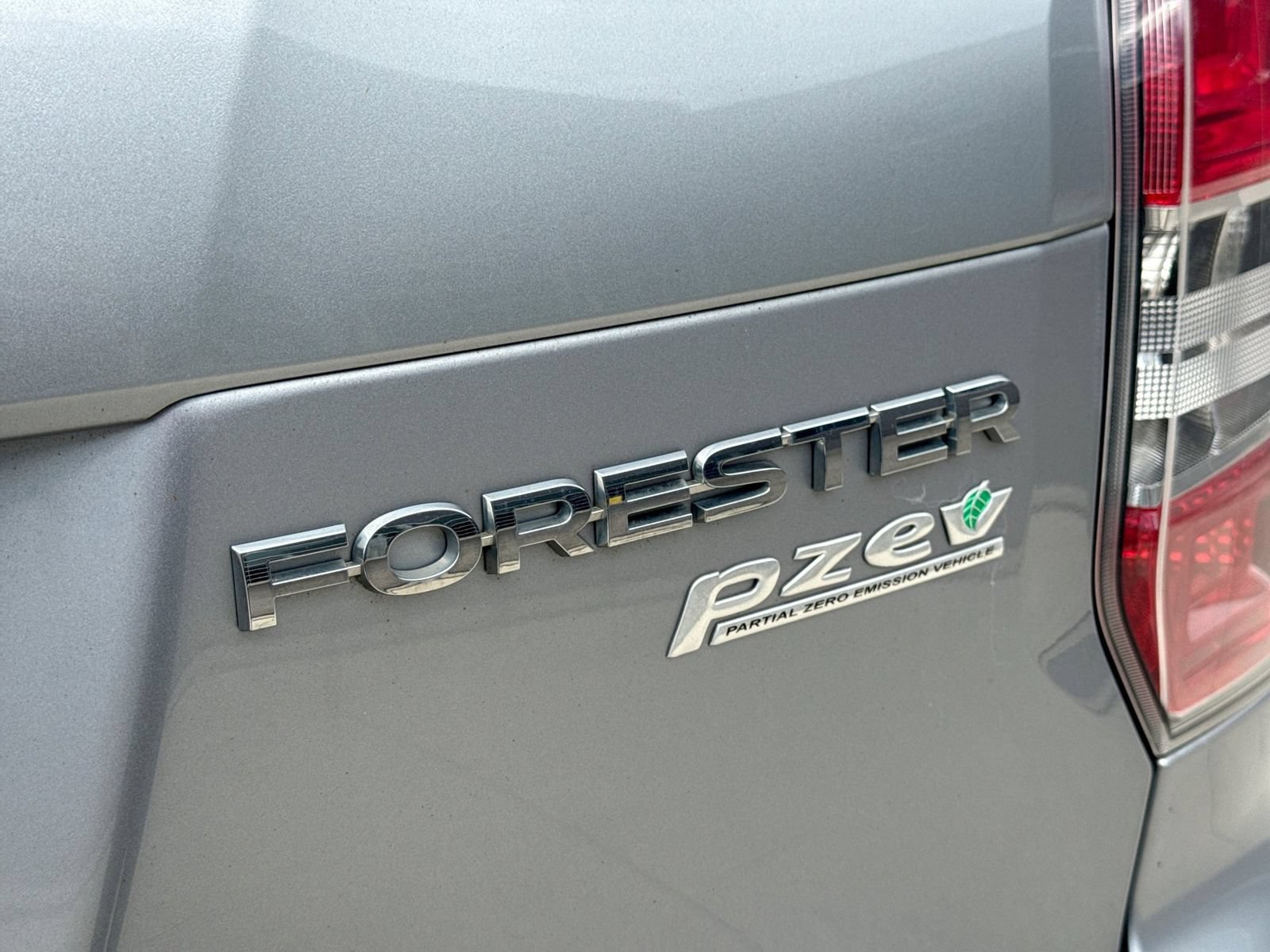 Used 2014 Subaru Forester 2.5i Touring AWD/4WD image 14