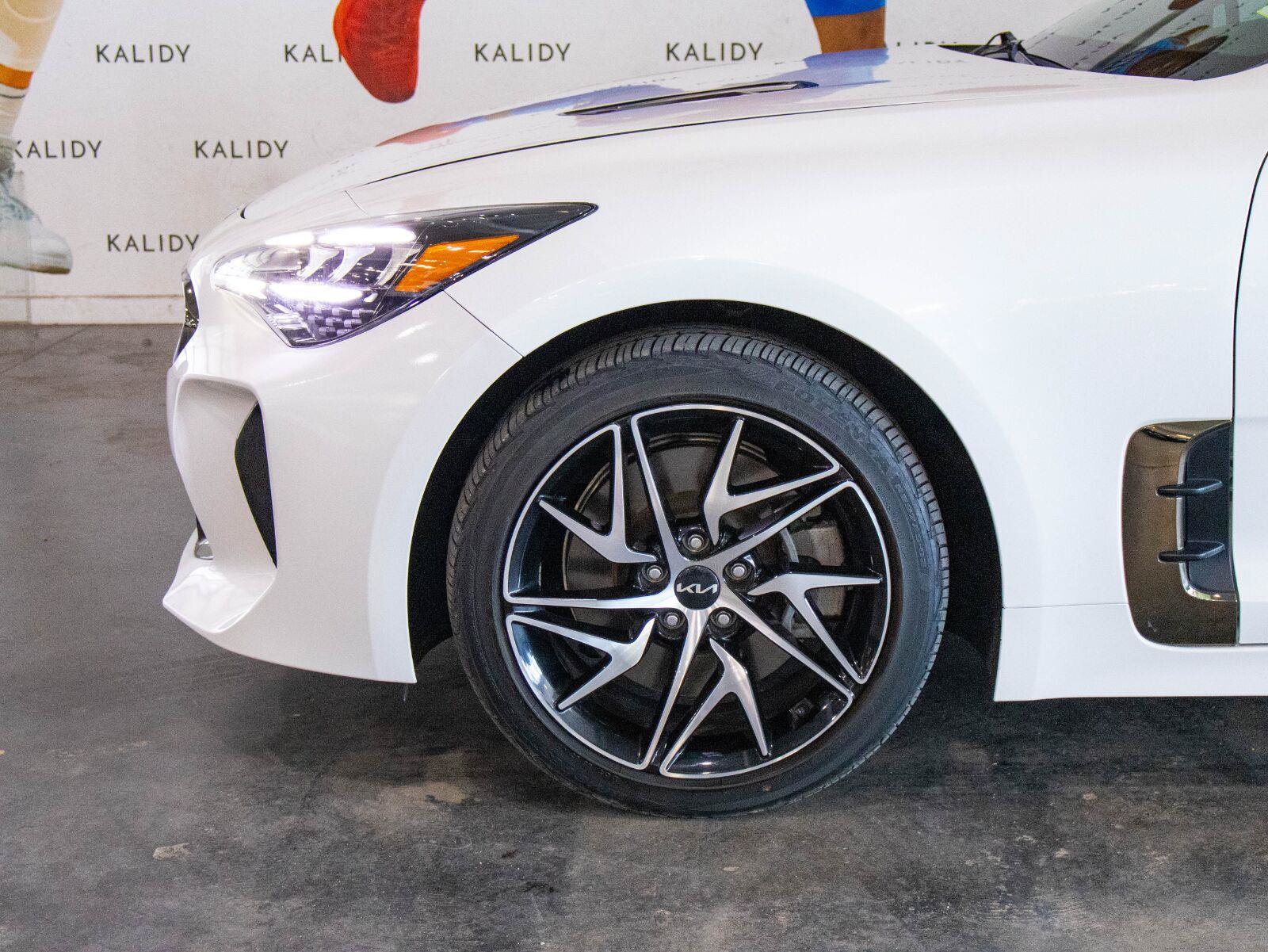 Used 2023 Kia Stinger GT-Line w/ Sun & Sound Package RWD image 17