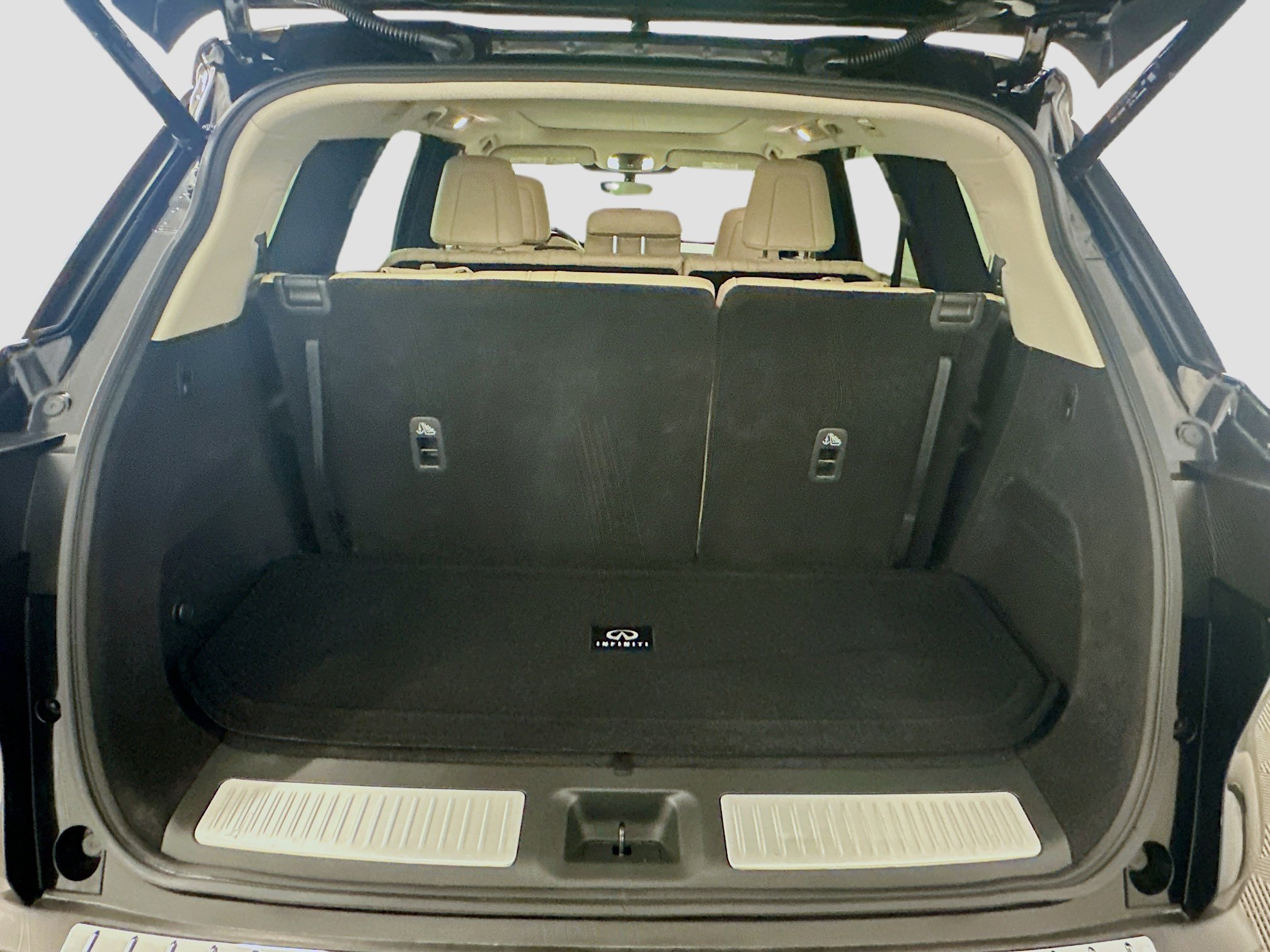 Used 2023 INFINITI QX60 Luxe w/ Performance Audio Package AWD/4WD image 32