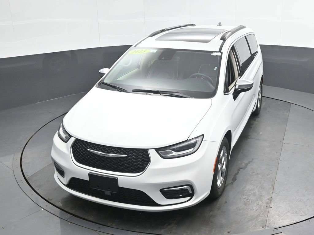 Used 2023 Chrysler Pacifica Limited FWD image 40