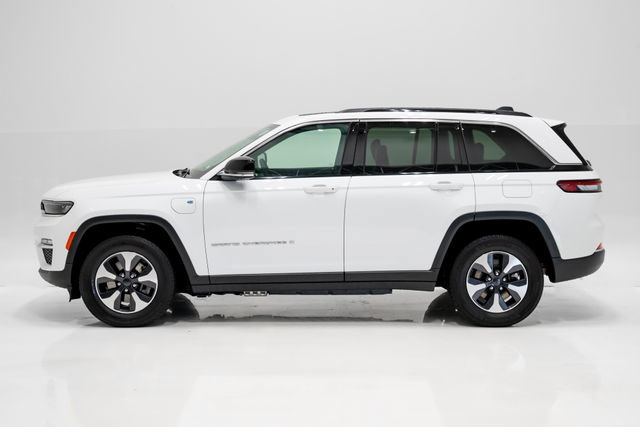 Used 2024 Jeep Grand Cherokee Limited 4xe w/ Trailer Tow Package AWD/4WD image 32