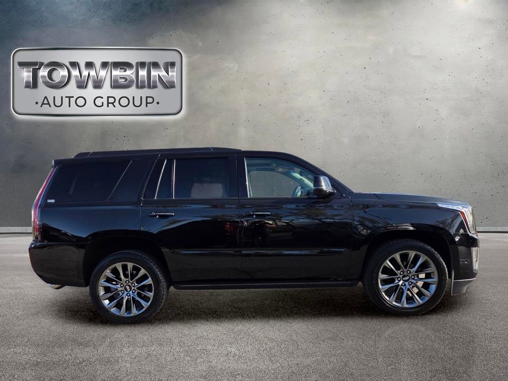 Used 2019 Cadillac Escalade Premium Luxury w/ Escalade Sport Edition AWD/4WD image 3