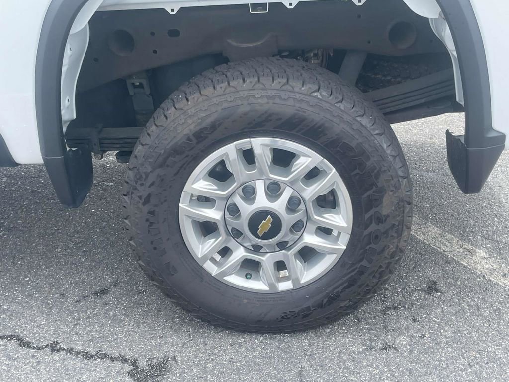 Used 2024 Chevrolet Silverado 2500 LT image 12