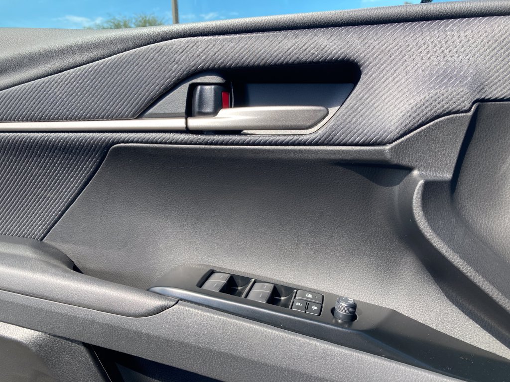 New 2026 Toyota Camry SE w/ Convenience Package FWD image 5