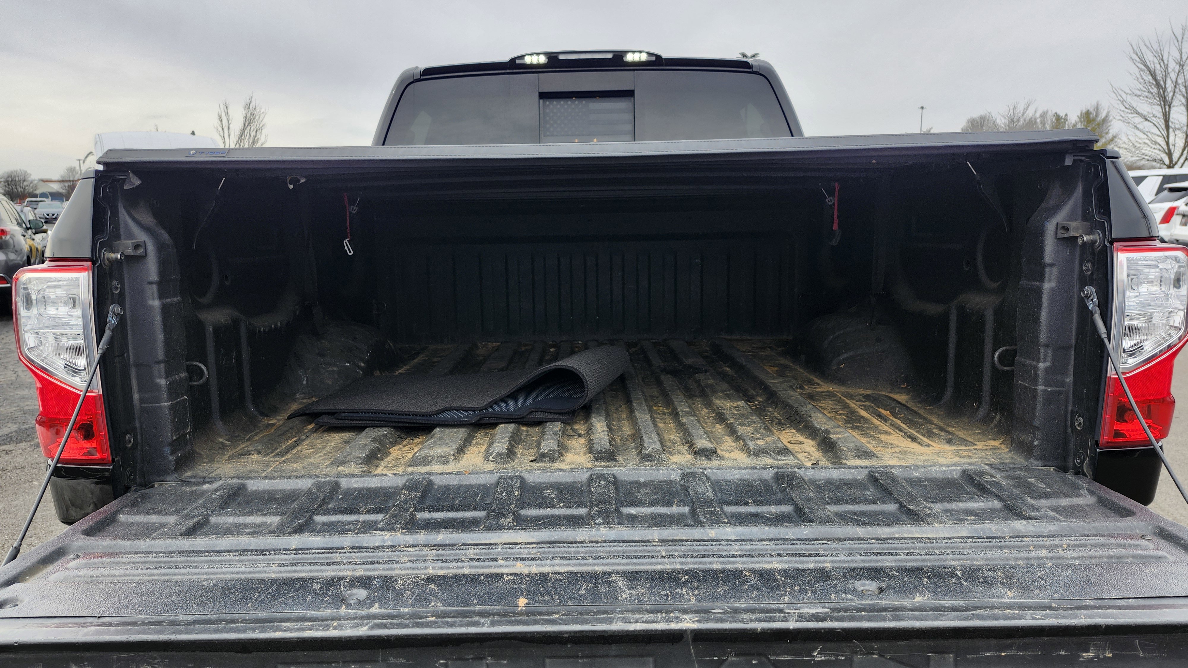 Used 2021 Nissan Titan SV w/ Accessory Utility Package image 21