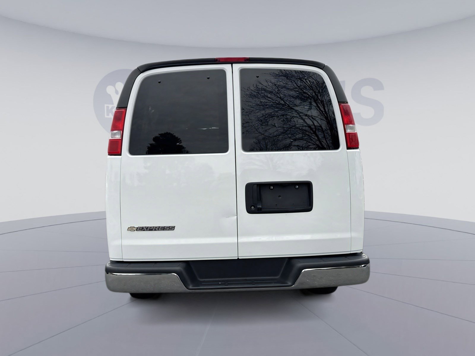 Used 2024 Chevrolet Express 3500 LT w/ LT Preferred Equipment Group image 5
