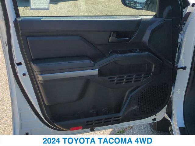 Used 2024 Toyota Tacoma SR5 AWD/4WD image 12