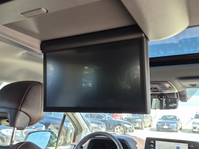 Used 2024 Toyota Sienna Platinum AWD/4WD image 22