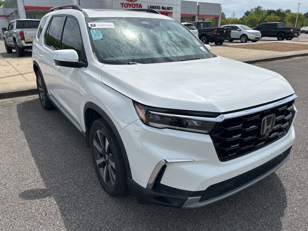 Used 2023 Honda Pilot Touring image 4