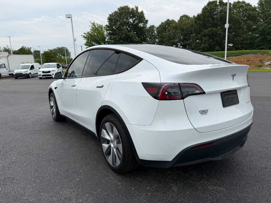Used 2024 Tesla Model Y Long Range AWD/4WD image 7