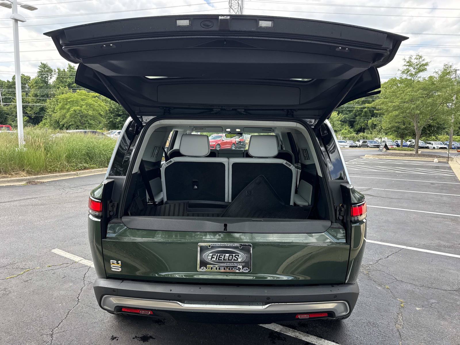 Used 2023 Rivian R1S Adventure AWD/4WD image 8