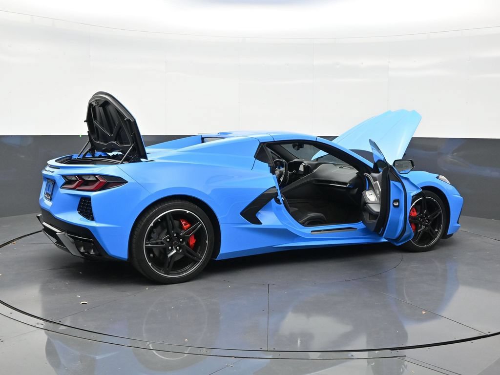 Used 2025 Chevrolet Corvette Stingray Preferred Conv w/ 2LT RWD image 28