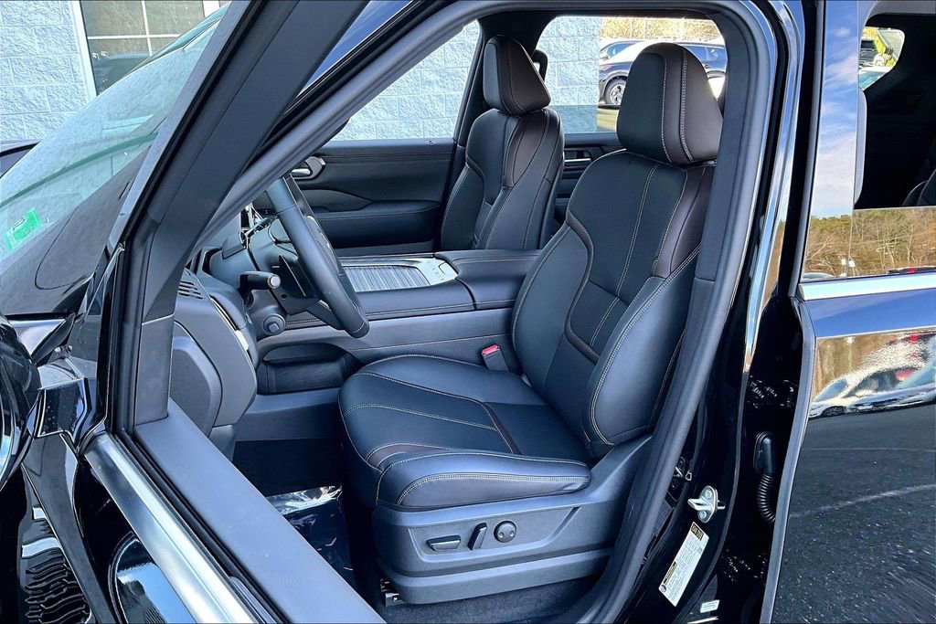 New 2026 Nissan Armada SL w/ Captain's Chari Seat Package image 9