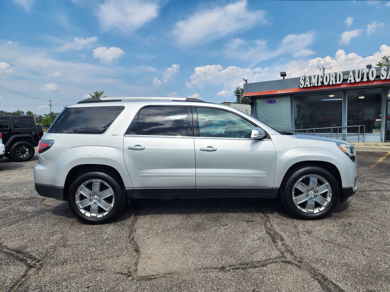 Used 2017 GMC Acadia Limited SLT AWD/4WD image 9