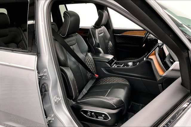 Used 2022 Jeep Grand Cherokee Summit AWD/4WD image 8