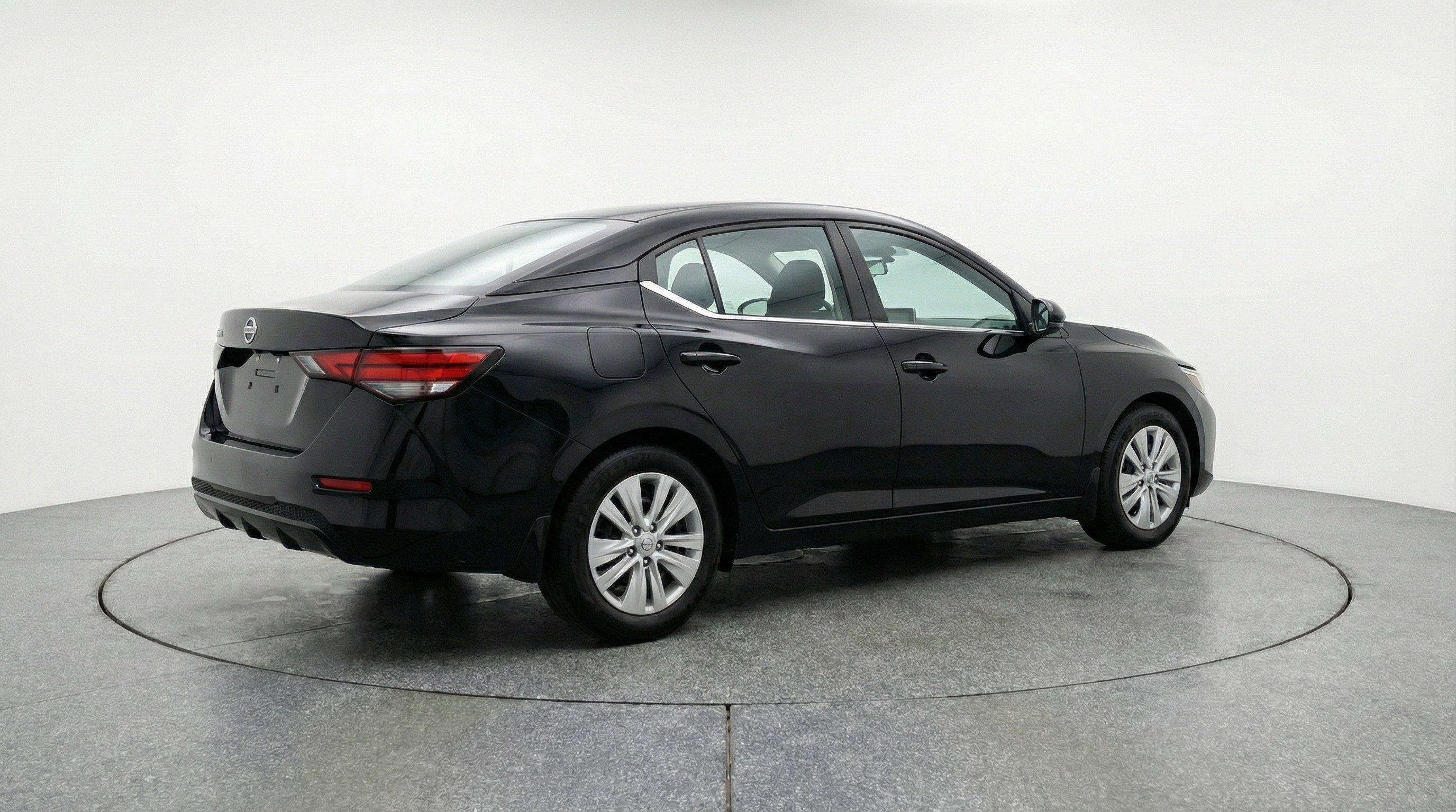 Used 2025 Nissan Sentra S image 9