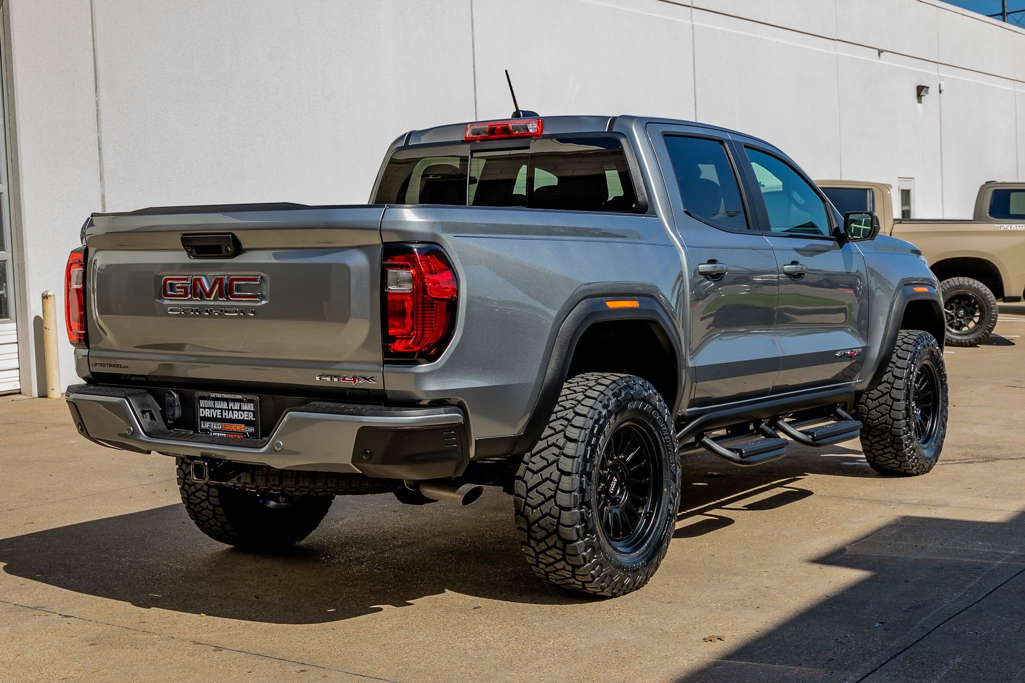 Used 2024 GMC Canyon AT4X image 10