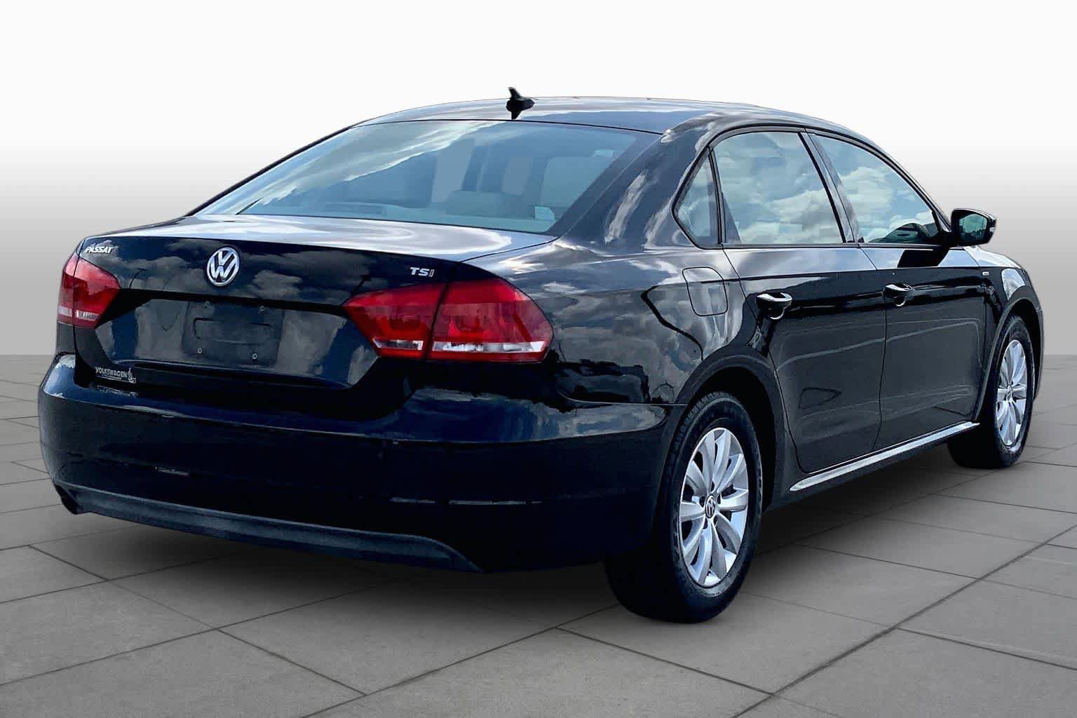 Used 2015 Volkswagen Passat 1.8T S FWD image 13