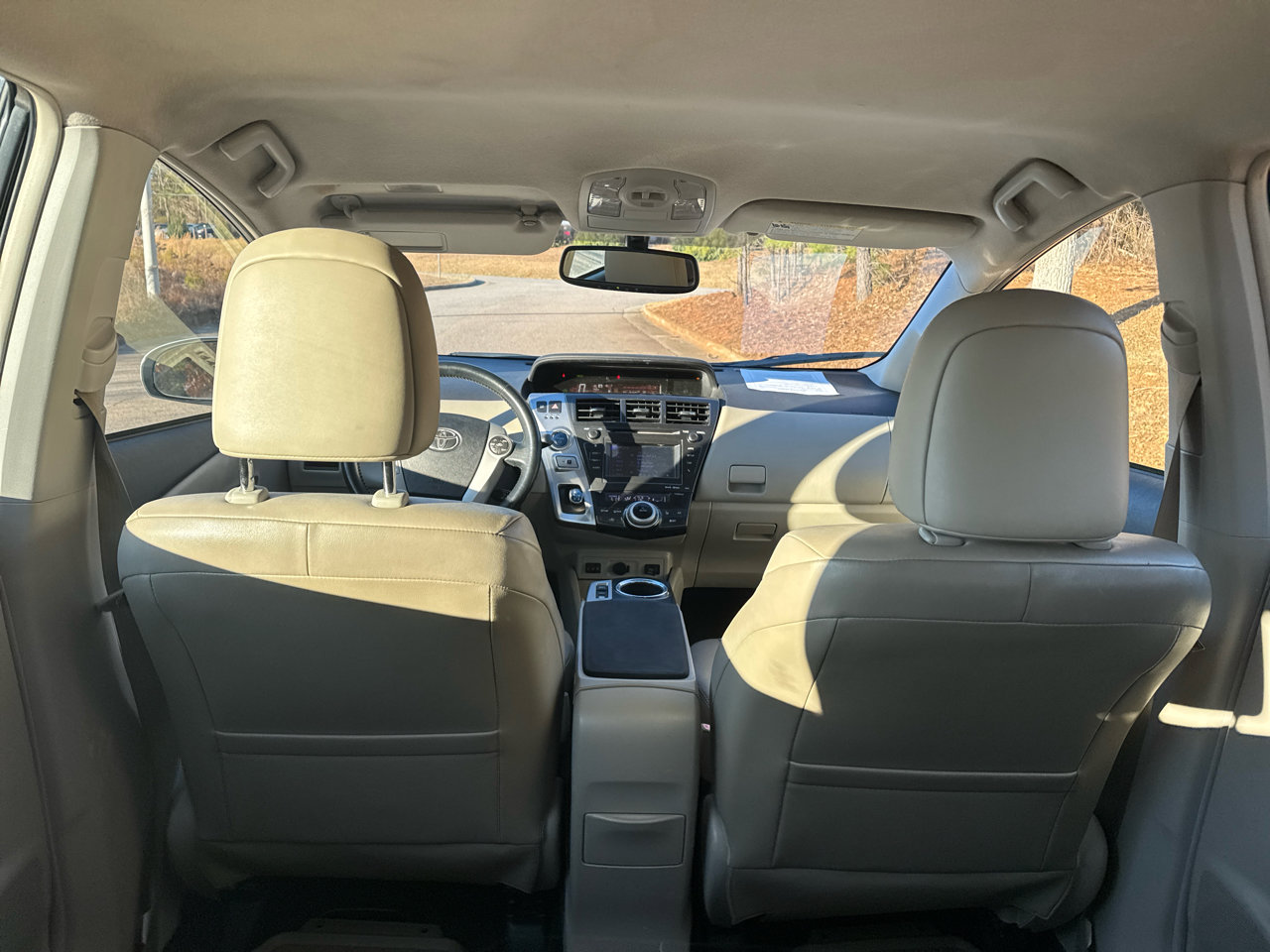 Used 2014 Toyota Prius V Four image 19
