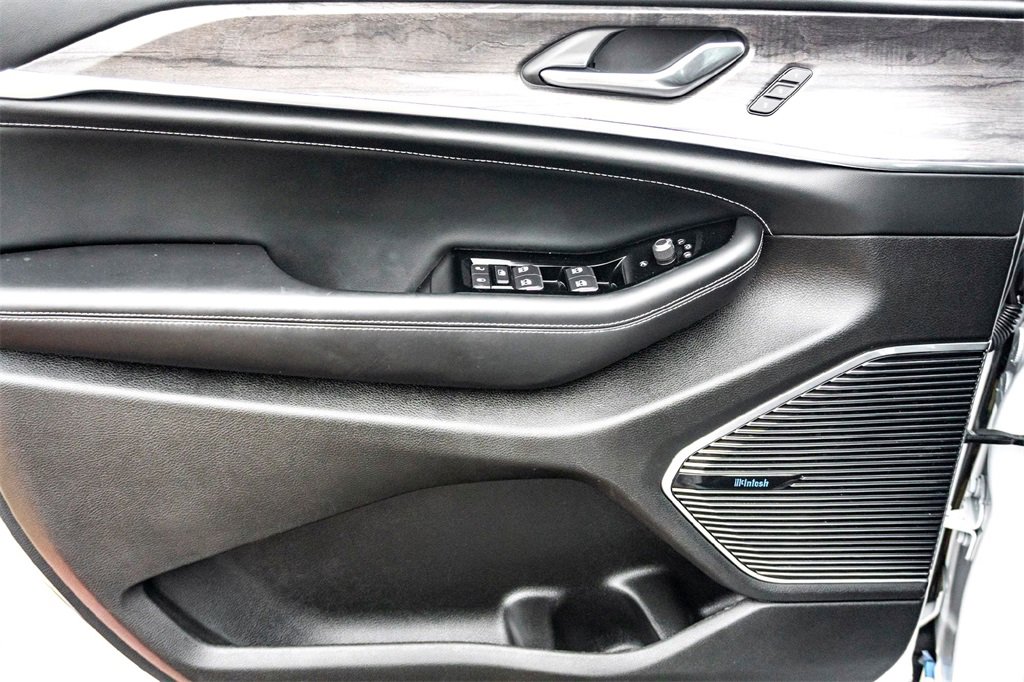 Used 2023 Jeep Grand Cherokee Overland image 10