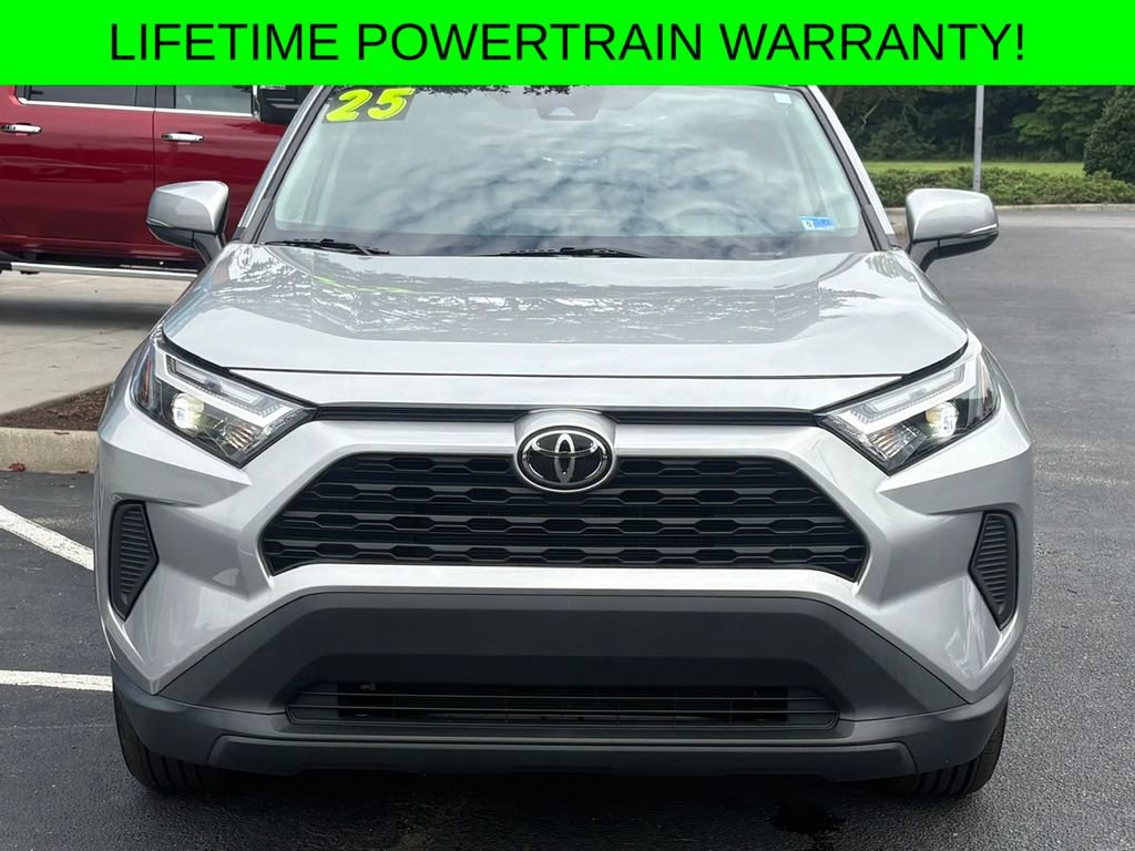 Used 2024 Toyota RAV4 XLE AWD/4WD image 3