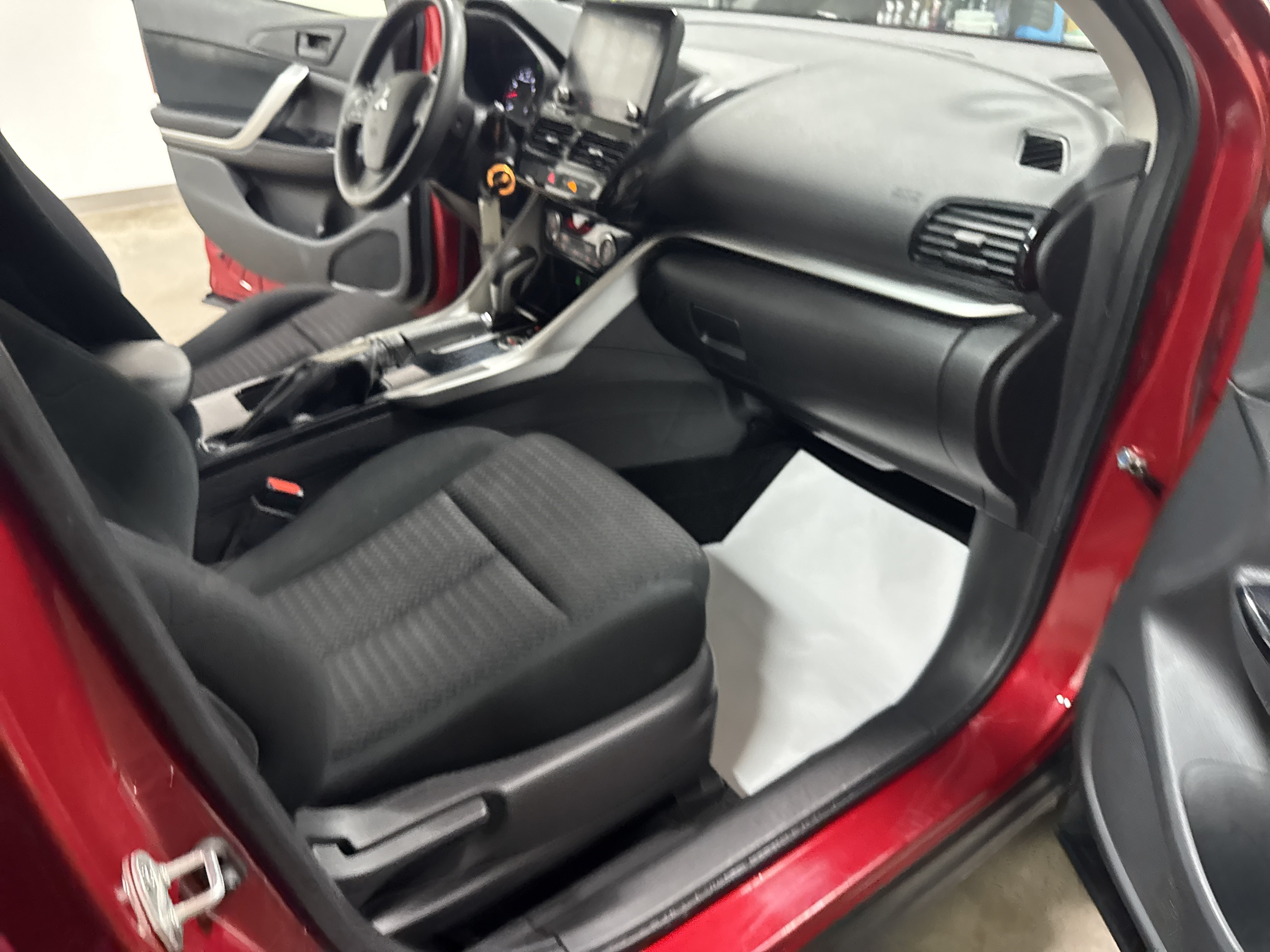 Used 2022 Mitsubishi Eclipse Cross LE AWD/4WD image 36