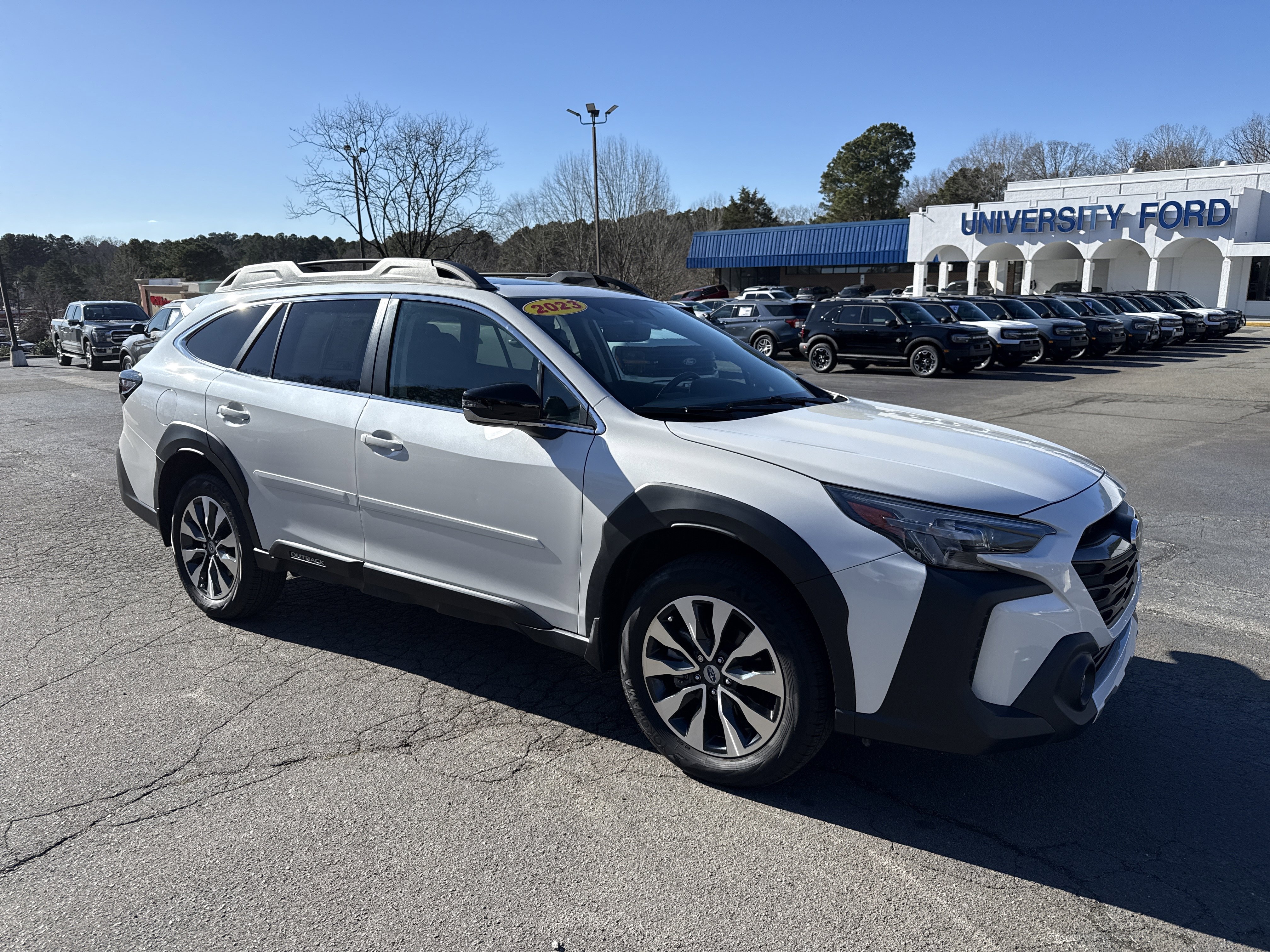 Used 2023 Subaru Outback Limited image 1