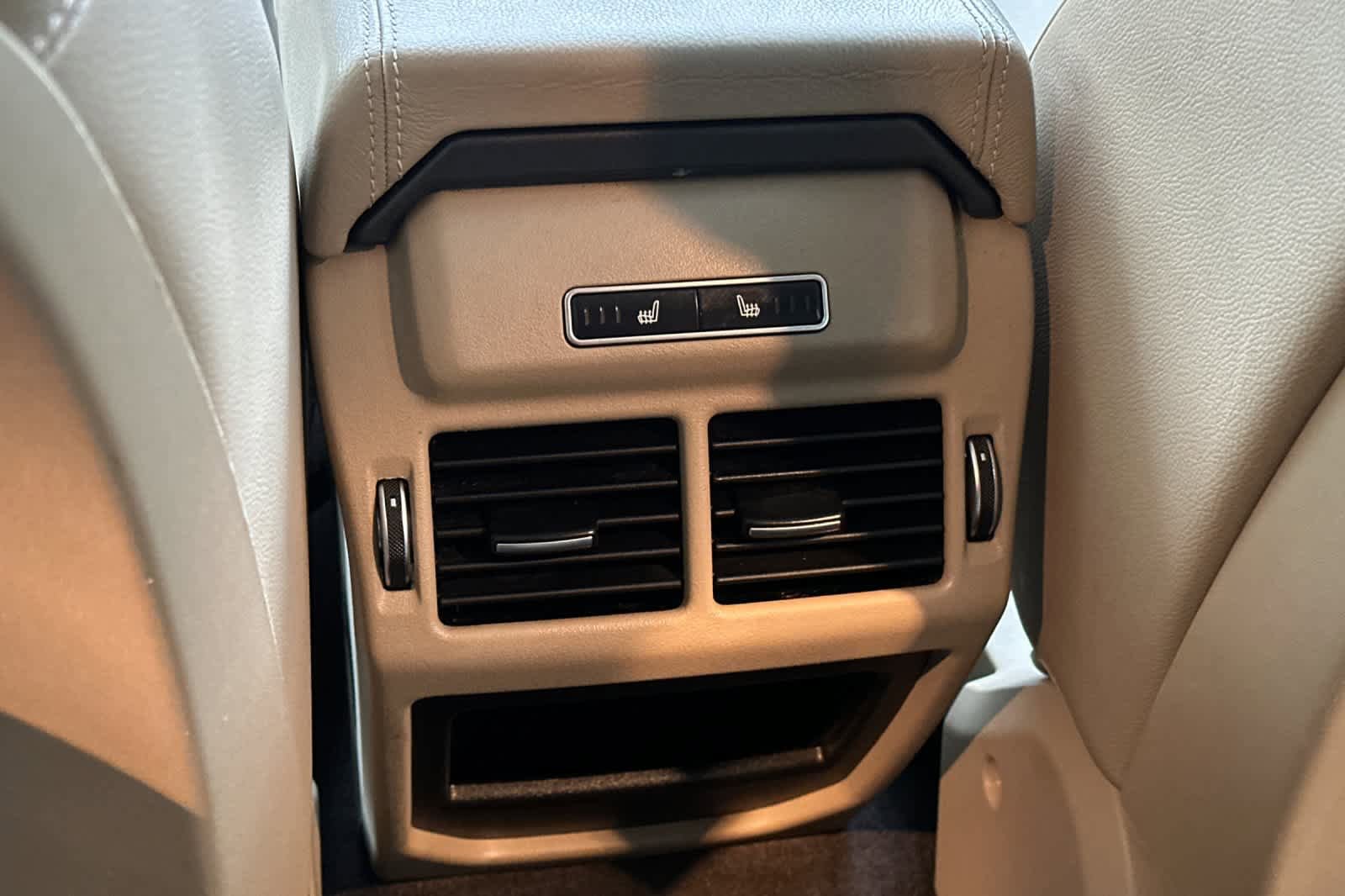 Used 2016 Land Rover Range Rover Evoque SE image 14