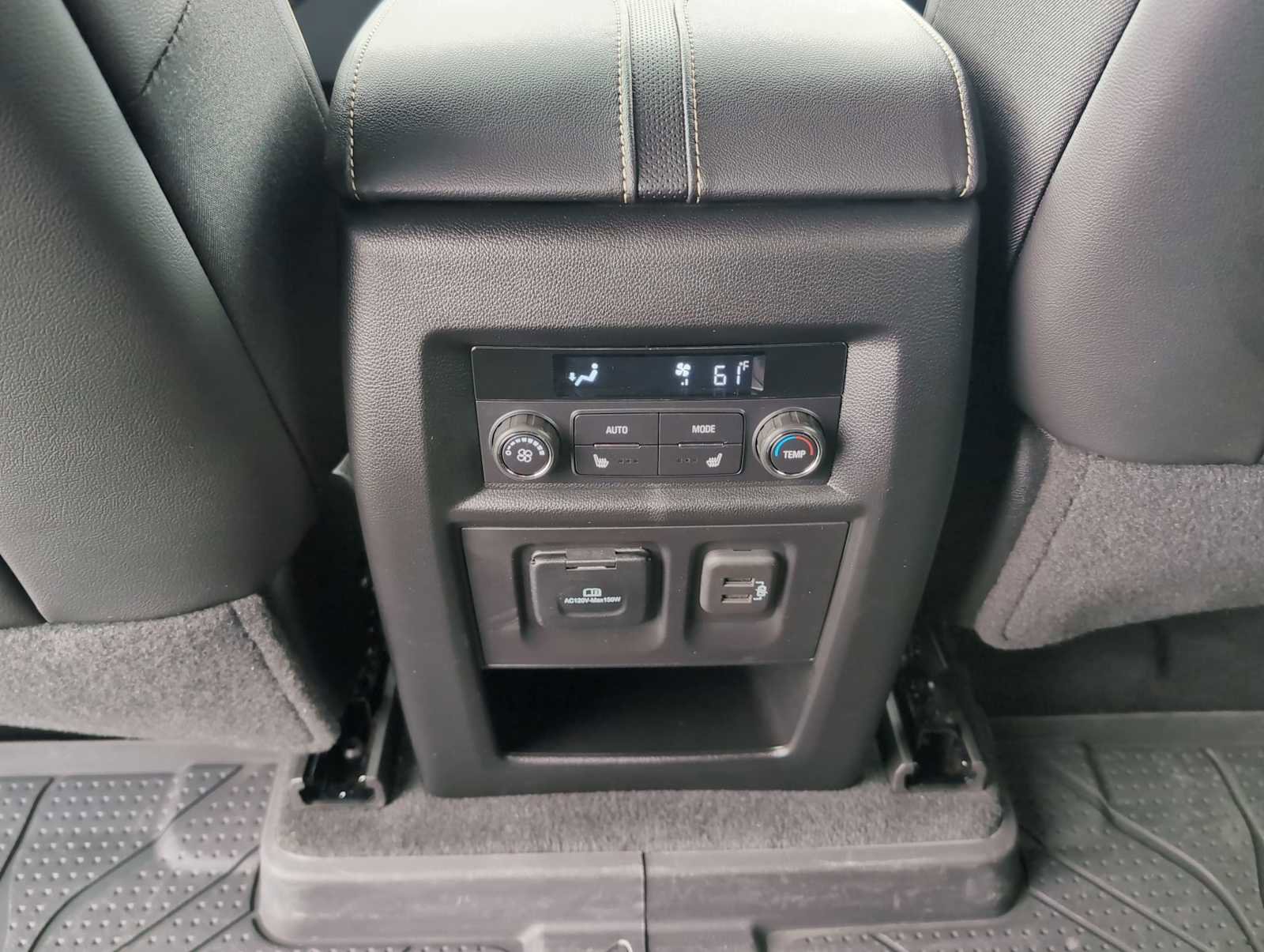Used 2023 Chevrolet Traverse Premier w/ Redline Edition AWD/4WD image 22