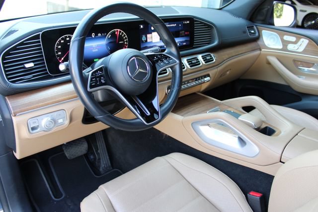 Used 2025 Mercedes-Benz GLE 450e 4MATIC image 8