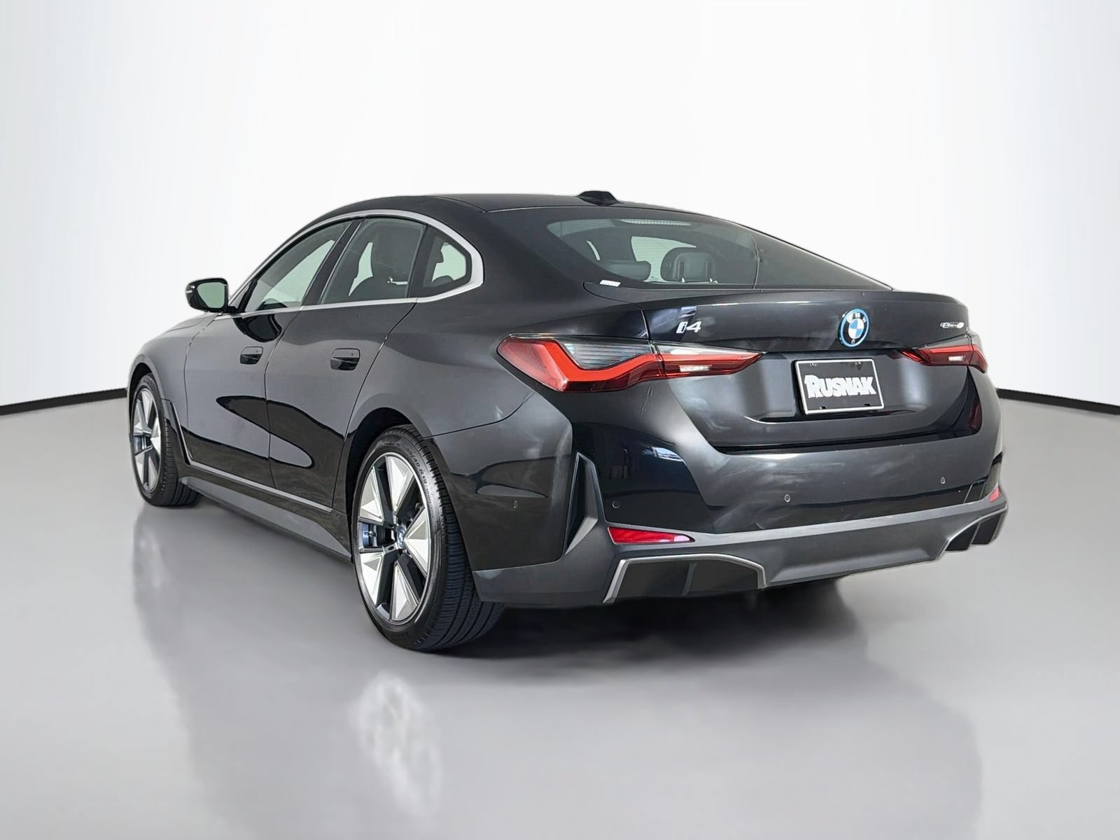 Used 2023 BMW i4 eDrive40 w/ Premium Package RWD image 5