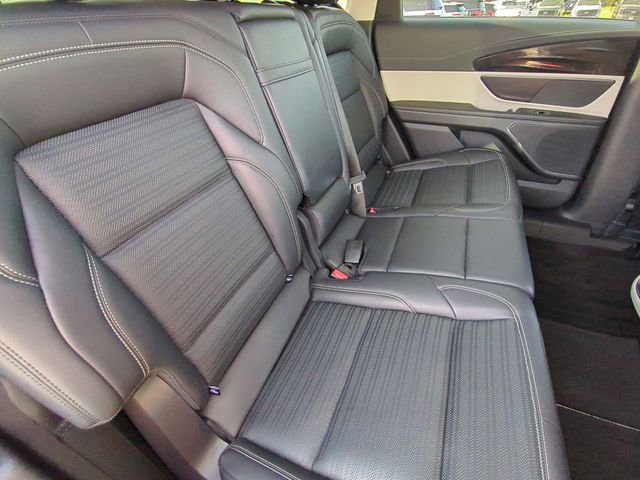 Used 2024 Lincoln Nautilus Reserve AWD/4WD image 33