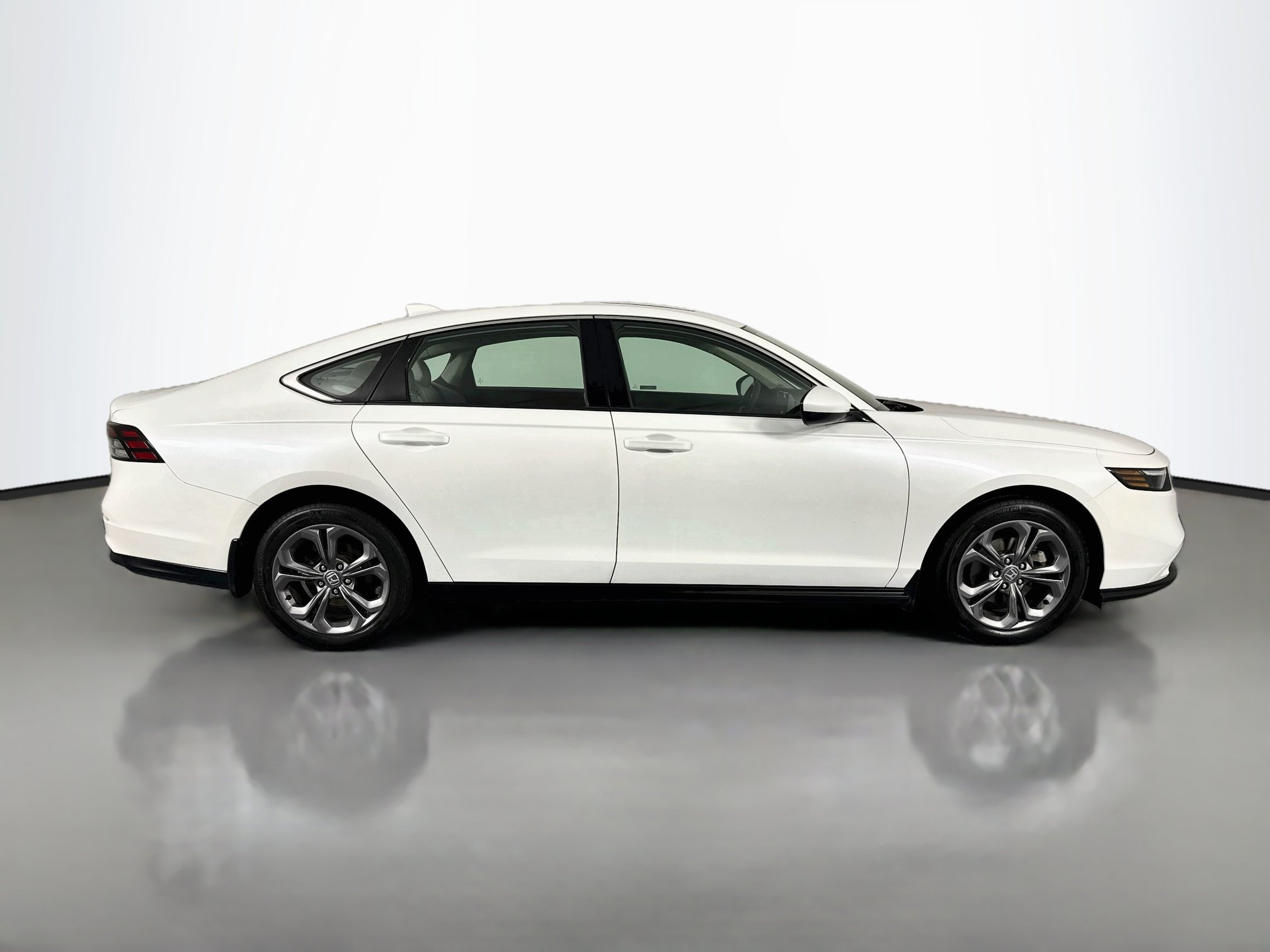 Certified 2024 Honda Accord EX image 4