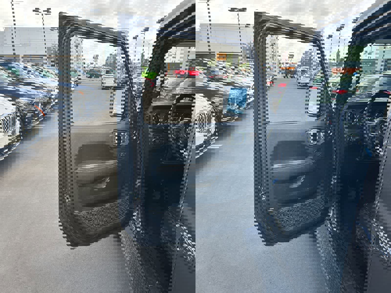 Used 2021 Jeep Wrangler Unlimited Sahara image 20