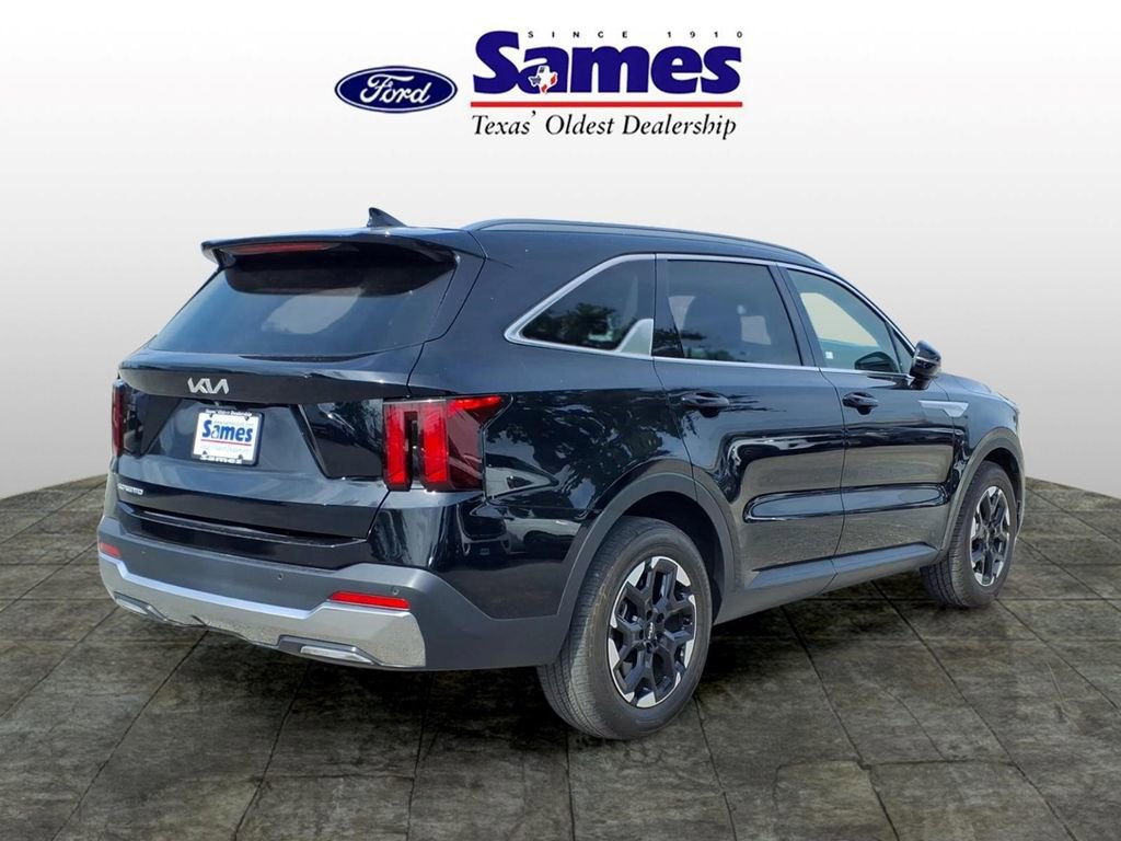 Used 2025 Kia Sorento S w/ Panoramic Sunroof Package FWD image 3